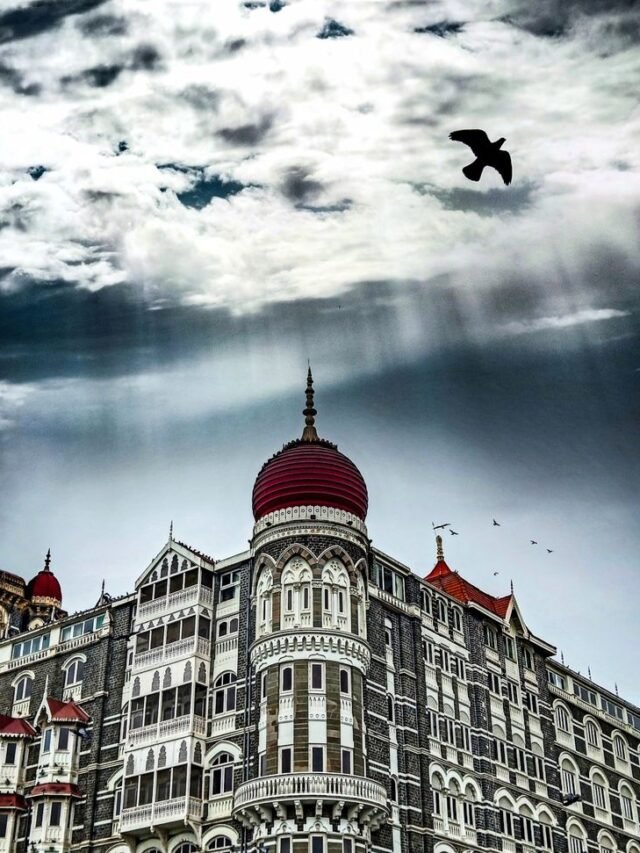 ताज़ होटल मे खाने का खर्चा गरीबों के एक महीने के बजट से भी ज़्यादा है ?